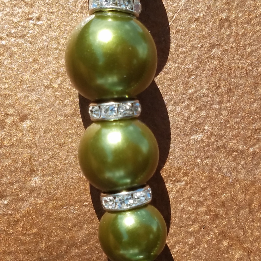 Metallic Green Faux Pearls - Picture 2 of 3
